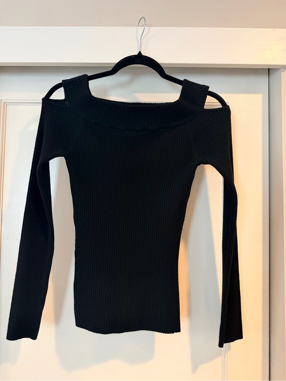 🕶️ EUC Autumn Cashmere Black Ribbed Cold-Shoulder Sweater Size Small